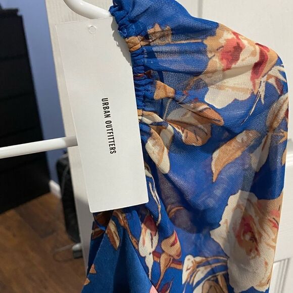 Urban Outfitters Size Small Blue Floral Cropped Top Blouse V-Neck Womens Viscose - Picture 8 of 9